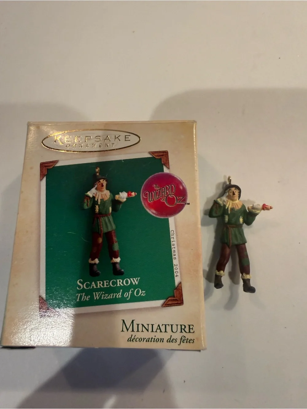 Hallmark Wizard of Oz Scarecrow Ornament - Green, Brown & Cream